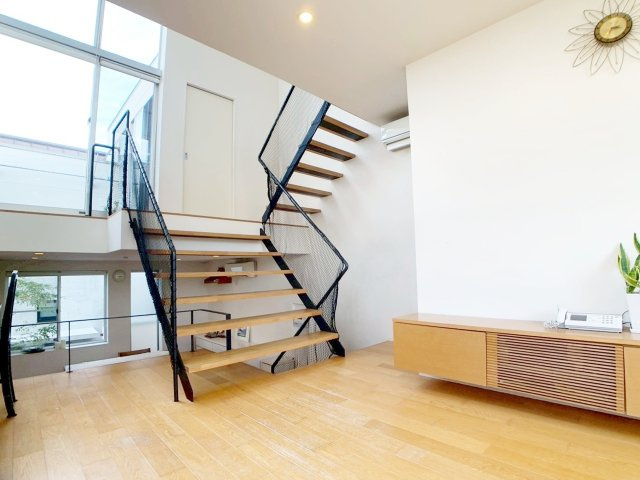 菊谷町 中古戸建の居間・リビング