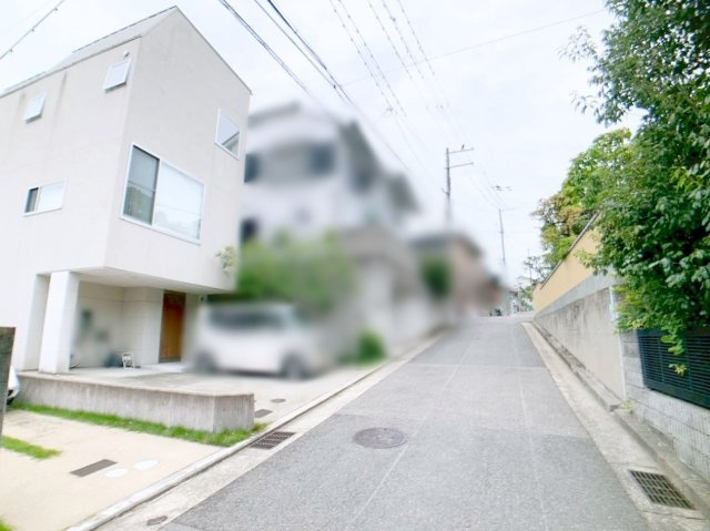 菊谷町 中古戸建の前面道路含む現地写真