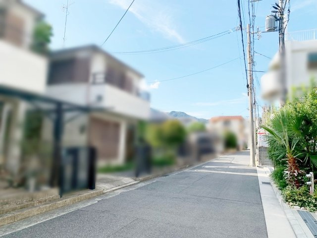 菊谷町 中古戸建の前面道路含む現地写真