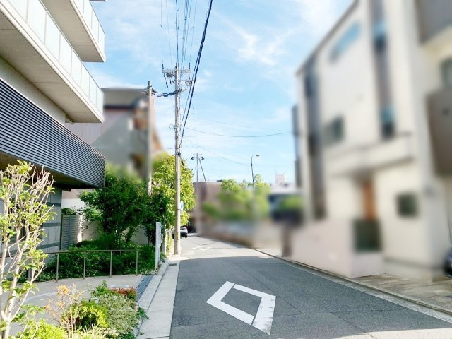 菊谷町 中古戸建の前面道路含む現地写真