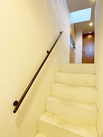 菊谷町 中古戸建の玄関