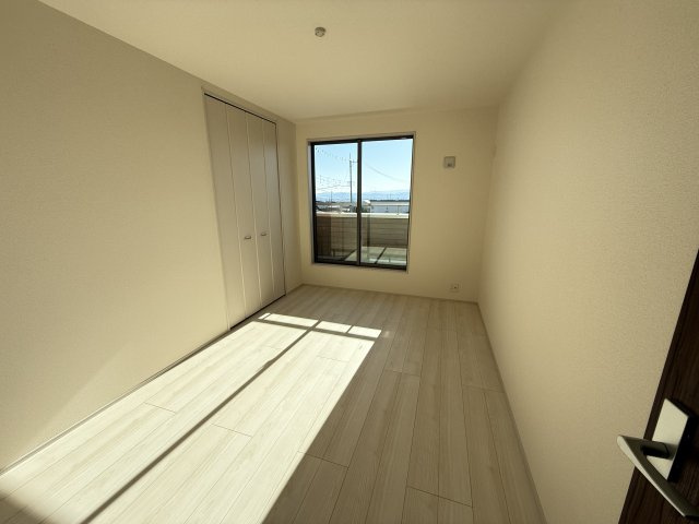 リーブルガーデンＳ第11　前橋市富士見町時沢　２号棟の洋室|2階洋室２です