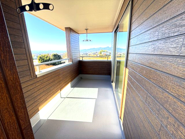 リーブルガーデンＳ第11　前橋市富士見町時沢　２号棟のバルコニー|ワイドインナーバルコニーは急な雨でも洗濯物が濡れずに安心ですよ☆