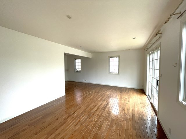 季美の森南売り中古戸建の居間・リビング