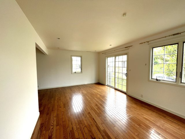 季美の森南売り中古戸建の居間・リビング