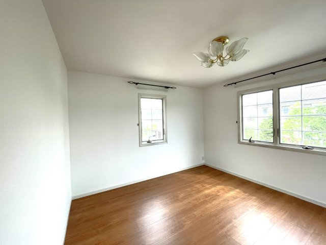 季美の森南売り中古戸建の洋室