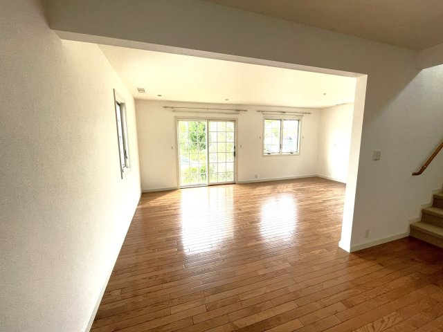 季美の森南売り中古戸建の居間・リビング