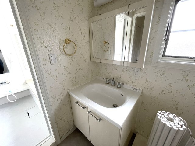 季美の森南売り中古戸建の独立洗面台