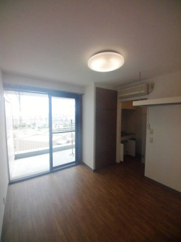 六甲ガーデンホームズの居間・リビング