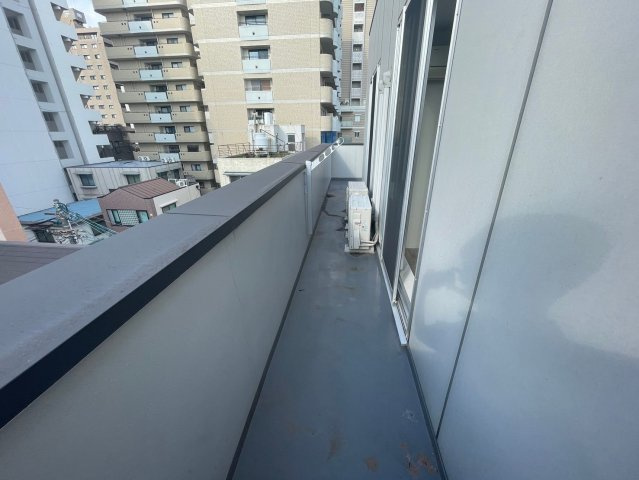 クレッソ六甲道のバルコニー