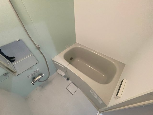 クレッソ六甲道の浴室