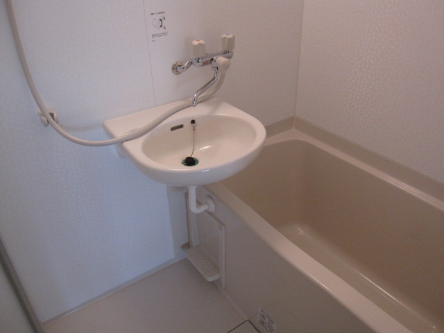 ヤマウラ77ビルの浴室