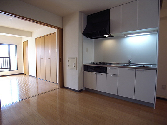 ヤマウラ77ビルの居間・リビング