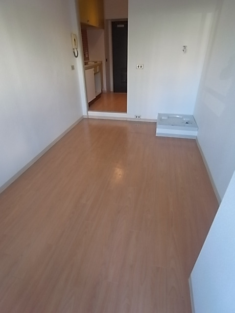 ネオダイキョー神戸元町の居間・リビング