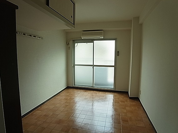 楠ビレッジの居間・リビング