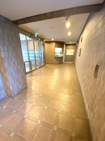 深江駅前ビルのロビー