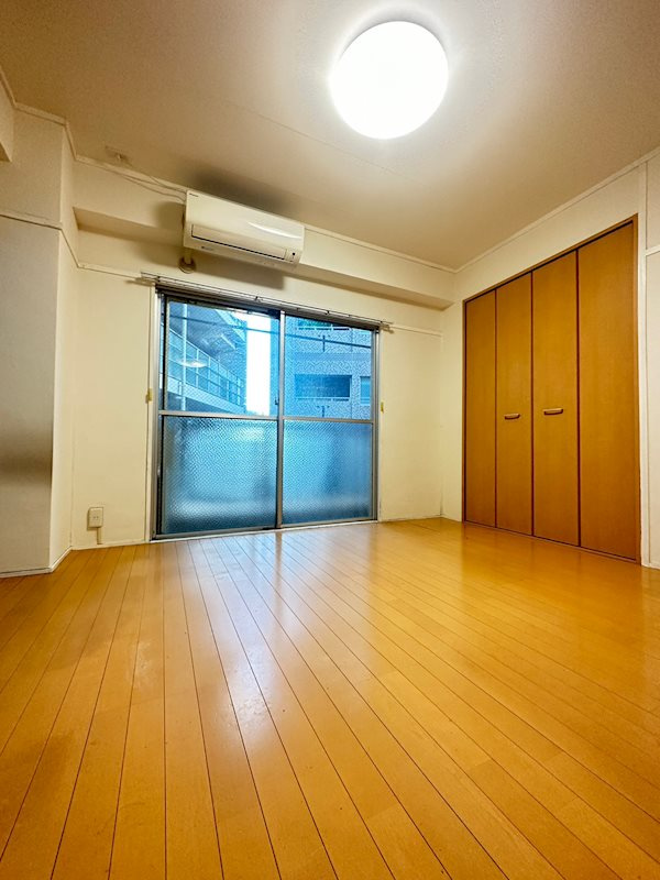 ラムール王子公園の居間・リビング