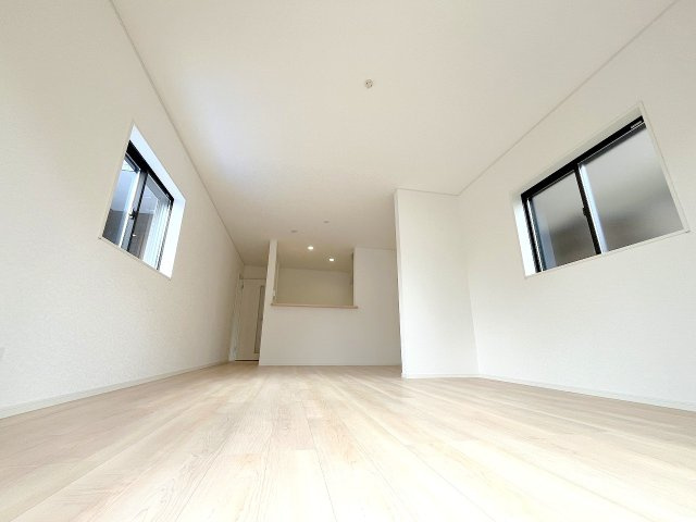 昭島市郷地町2丁目　新築戸建の居間・リビング