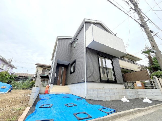 昭島市郷地町2丁目　新築戸建の外観|南道路に面している為日当たり良好です！