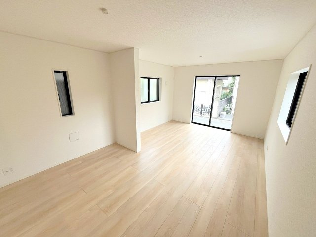 昭島市郷地町2丁目　新築戸建の居間・リビング