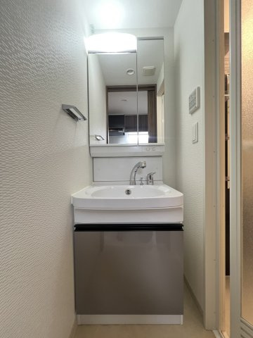 エステムコート神戸湊町の洗面所