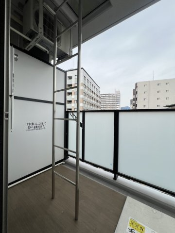 エステムコート神戸湊町のバルコニー