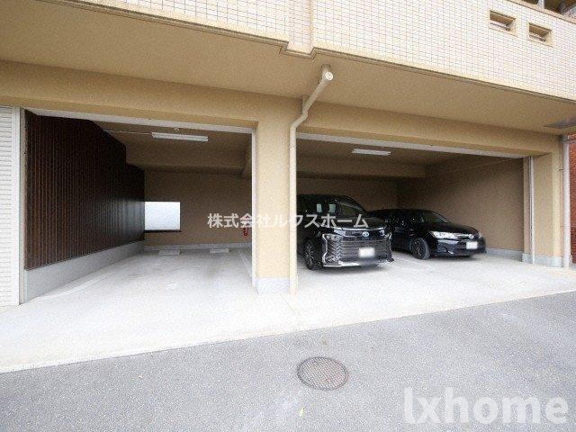 アムール千里丘の駐車場|駐車場完備です