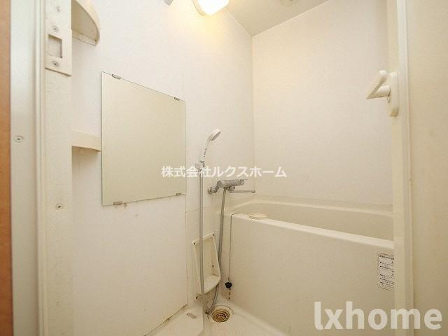 アムール千里丘の浴室|コンパクトで使いやすいお風呂です