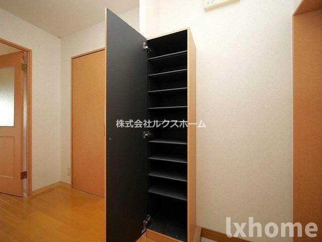 アムール千里丘の収納|便利な収納スペースです