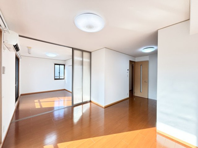 【洋室】 | リビングタウン弓ヶ浜G棟 | イメージ102号室の写真