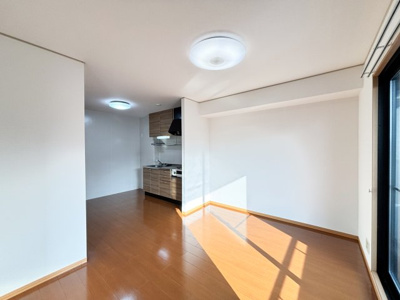 【居間・リビング】 | リビングタウン弓ヶ浜G棟 | イメージ102号室の写真