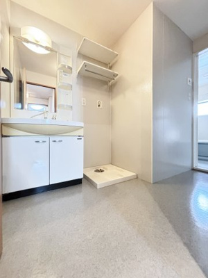 【洗面所】 | リビングタウン弓ヶ浜G棟 | イメージ102号室の写真