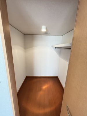 【収納】 | リビングタウン弓ヶ浜G棟 | イメージ102号室の写真