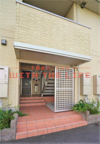 パドレ１１５【キャッシュバック対象物件】のエントランス|落ち着いたエントランスです