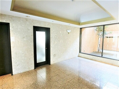 【エントランス】 | ライオンズマンション岡山医大東 | エントランスホール　※2025年4月撮影