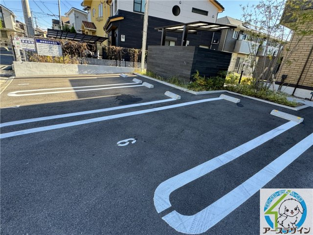 GRACE ARK (グレースアーク）の駐車場