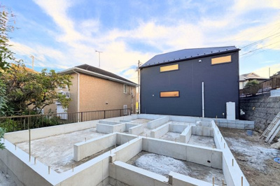 【外観】 | ◆◇瀬谷区阿久和東新築住宅◇◆ | ◆現在基礎部分を施工中。完成後はモダンな外観が映える新築住宅となります。