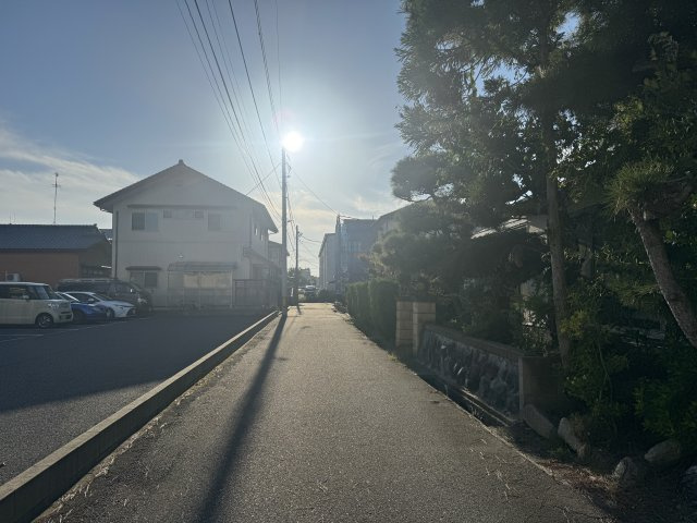 中央区紫竹山1丁目　中古戸建の前面道路含む現地写真
