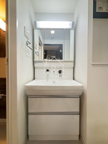 リ・フォルーチェ大阪城の洗面所