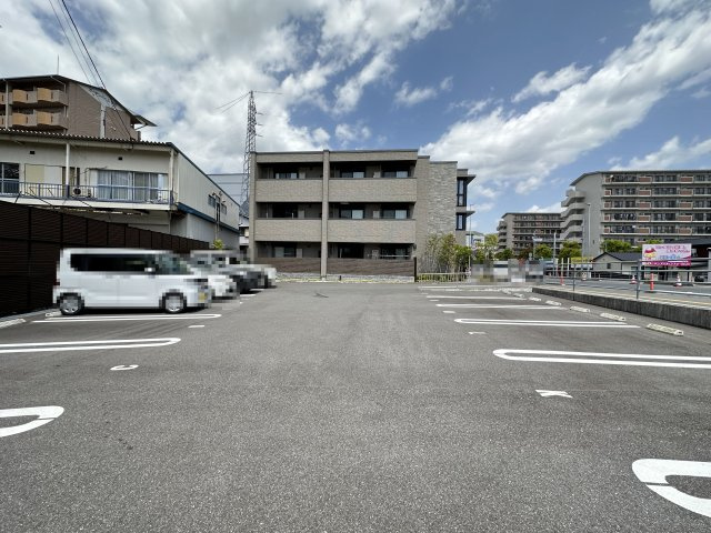 ベレオニシムラの駐車場