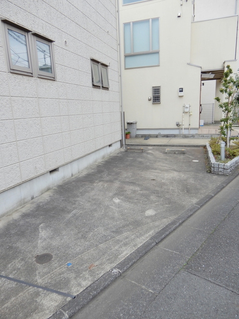ＣＡＳＡ　ＡＯＳＴＡの駐車場|★敷地内駐車場あり★
