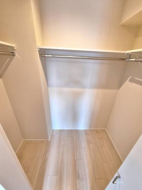 Ｂｌｏｏｍ深沢の居間・リビング|洋室①ウォークインクローゼット1.4帖