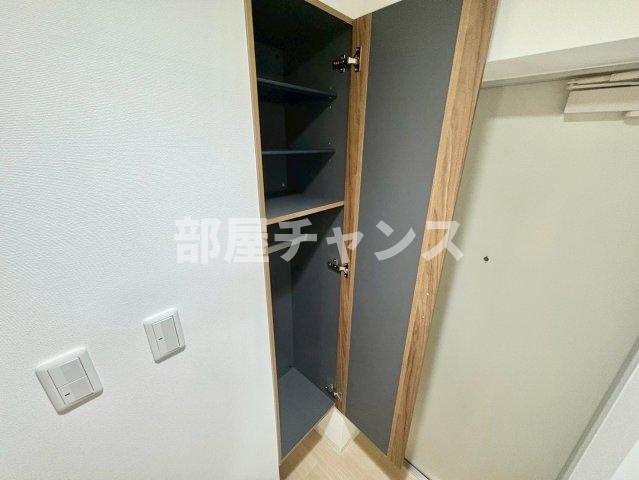 アイボリーの収納|シューズボックスです