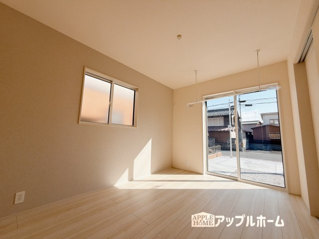 行田市桜町1丁目　平屋新築戸建　の洋室|室内物干しのある洋室になります。