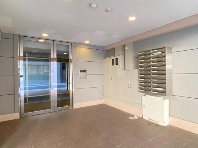 クリーンガーデン御茶ノ水のエントランス