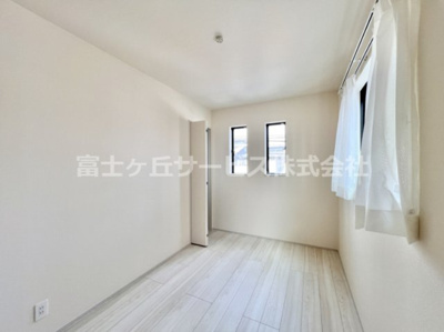 【洋室】 | 田方郡函南町仁田  新築一戸建て A号棟 | 2Fのトイレです