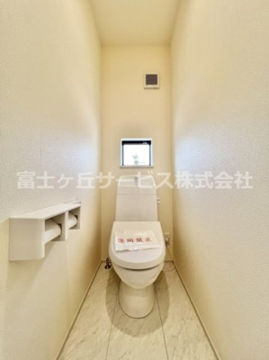 【トイレ】 | 田方郡函南町仁田  新築一戸建て A号棟 | 2Fのトイレです