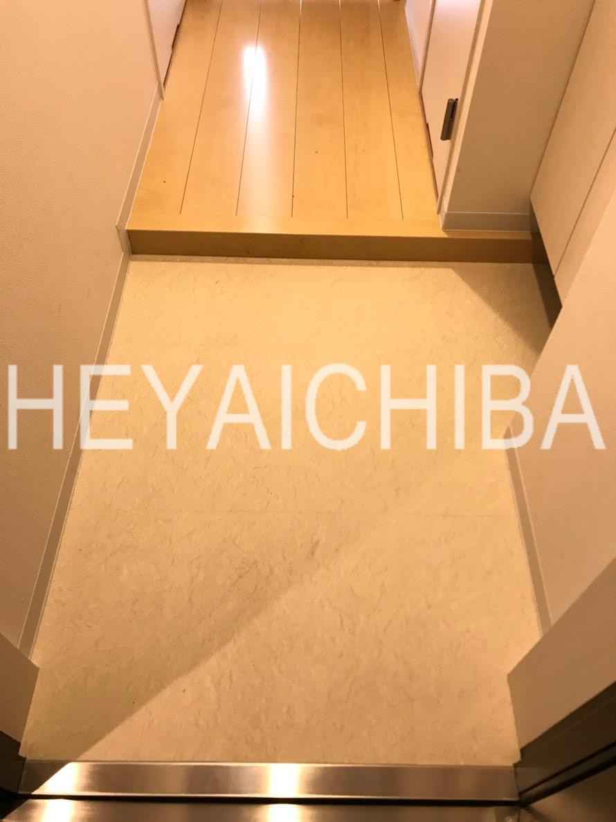 千代田区外神田３丁目の賃貸マンションの玄関