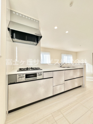 【キッチン】 | 沼津市大岡 5期  新築一戸建て C号棟 | お料理しやすいキッチンです