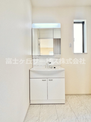 【独立洗面台】 | 沼津市大岡 5期  新築一戸建て C号棟 | 使いやすい独立洗面台です